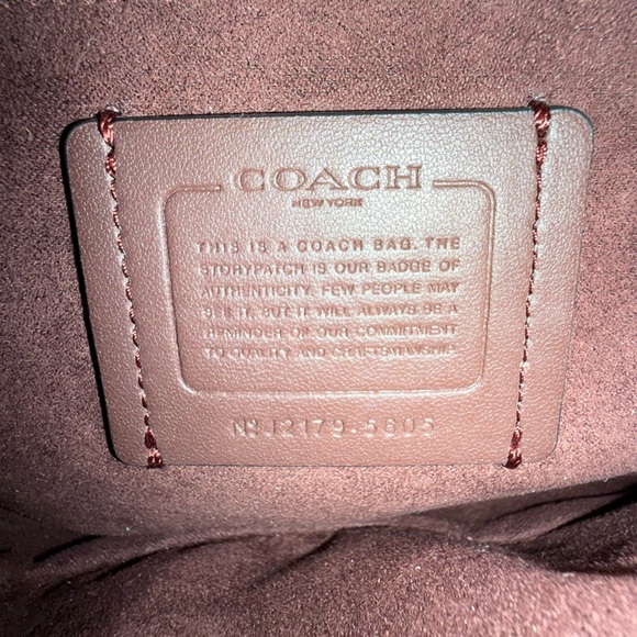 NWOT Coach Georgie Shoulder Bag in Signature Canvas with Rivets 5605 - Picture 5 of 5